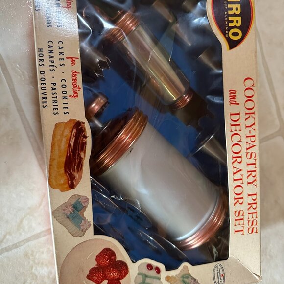 MIRRO VINTAGE COOKY-PASTRY PRESS & DECORATOR SET - Picture 1 of 6